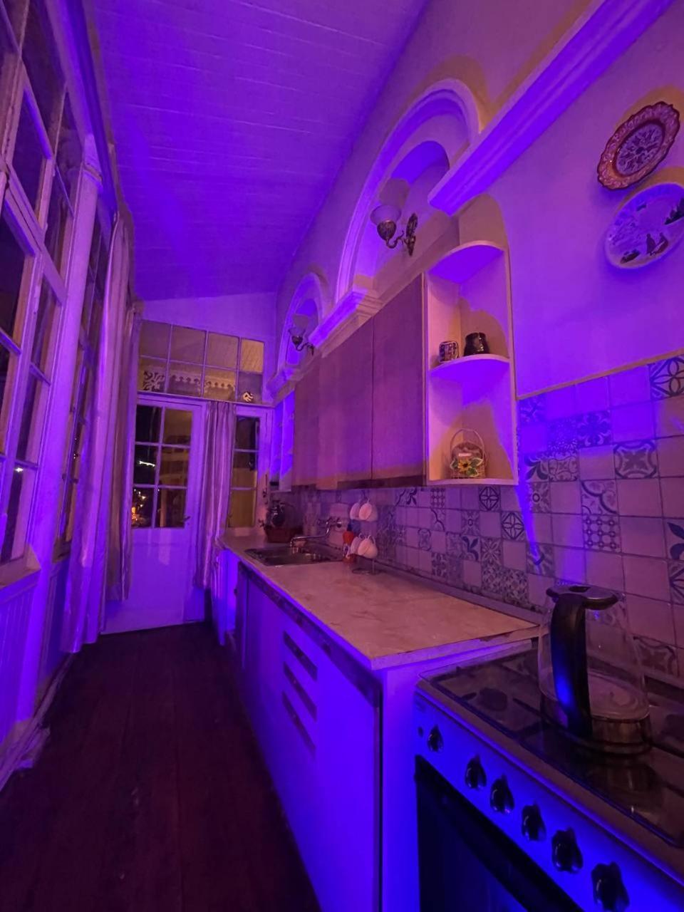 Готель Wine O'Clock Тбілісі Екстер'єр фото